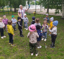 Праздник мыльных пузырей Праздник мыльных пузырей.